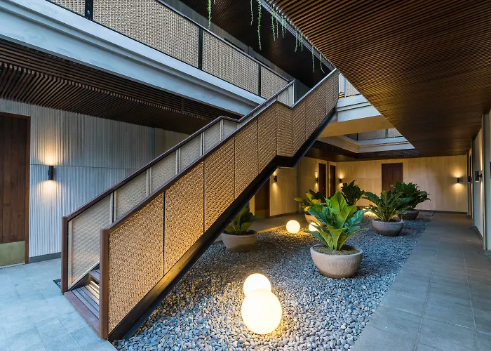 Artotel Haniman 4*