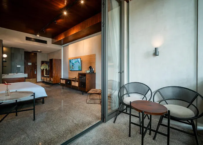 Hotel Artotel Haniman 4*