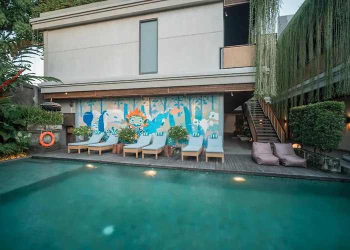 Artotel Haniman 4*