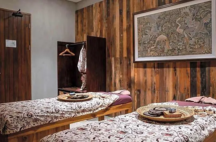 Artotel Haniman 4*