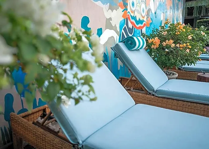Artotel Haniman 4*